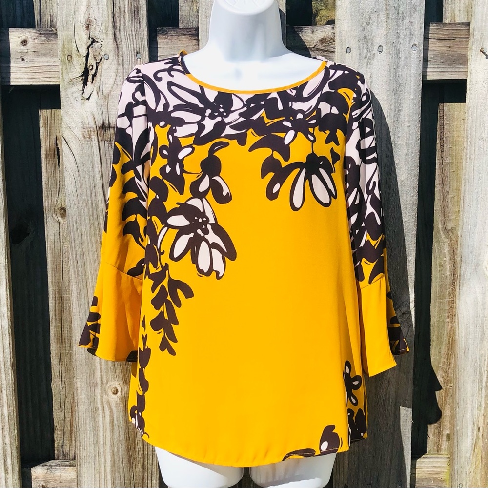 The Limited Floral Top SMALL Bell Sleeves Crewneck